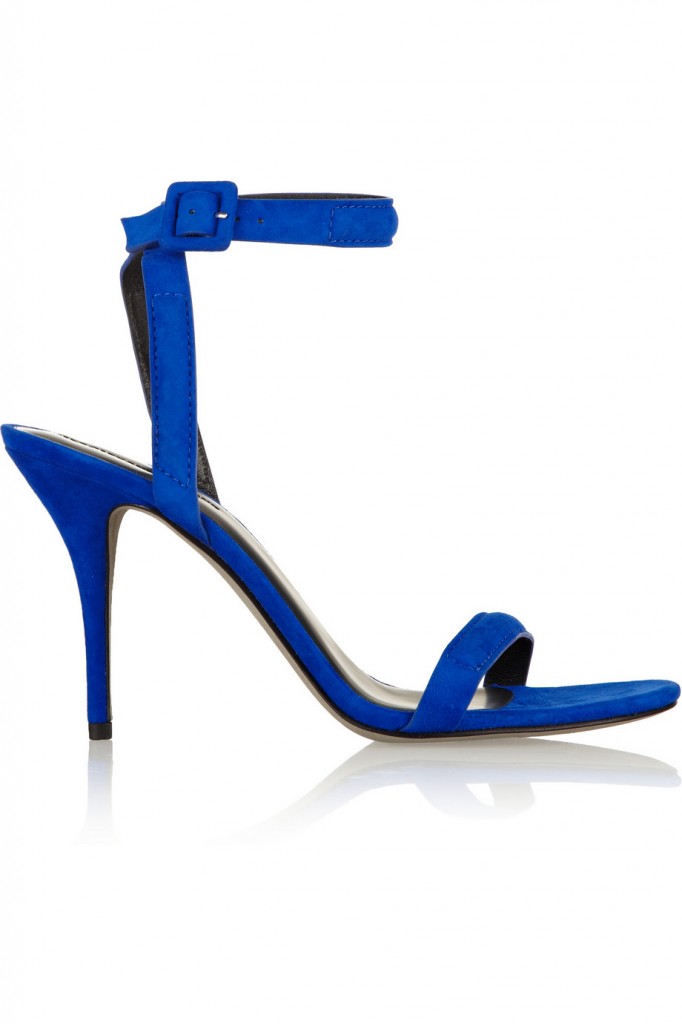 Φόρεσε ankle strap πέδιλα και δημιούργησε τις πιο θηλυκές εμφανίσεις-3