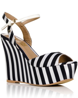 Νavy look: H απόλυτη τάση του καλοκαιριού-3