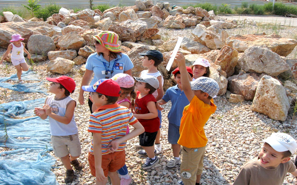 Διαγωνισμοί «Καλοκαίρι στην πόλη» και «Πως να εκπαιδεύσετε το δράκο σας 2» στους Ερευνητές-1