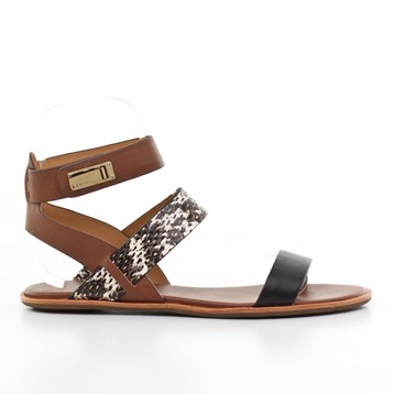 Ποια μπορεί να αντισταθεί στα flat shoes; Βρήκαμε τα καλύτερα της αγοράς-1