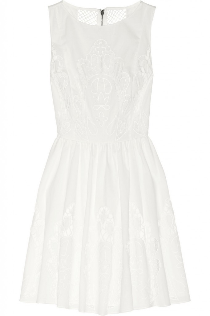 Το μικρό λευκό φόρεμα σε βγάζει ασπροπρόσωπη!-3