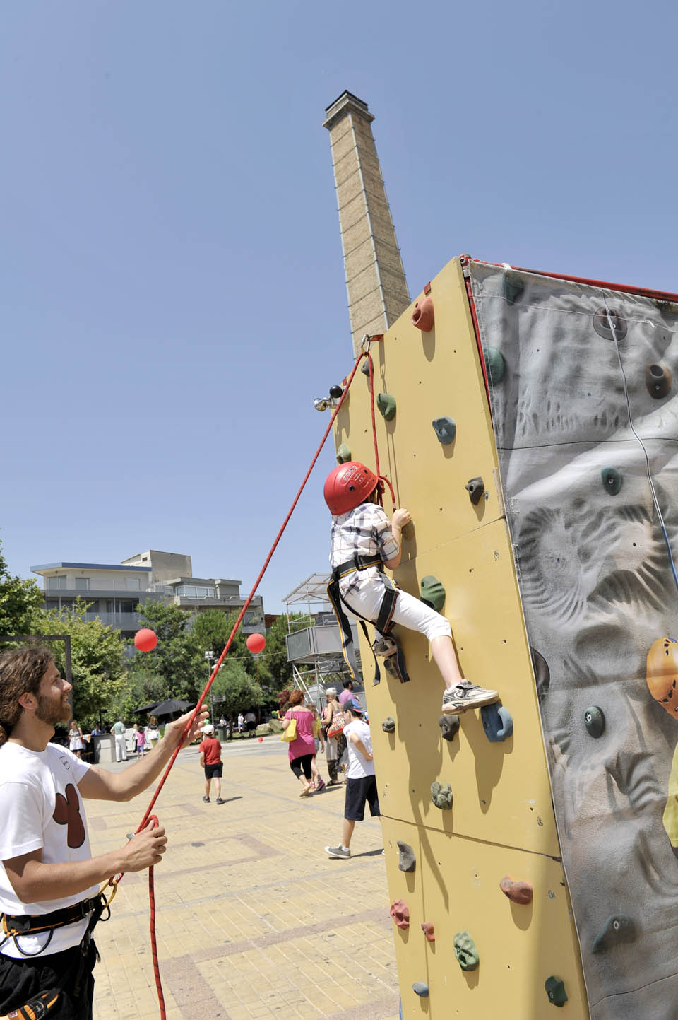 Το σχολείο έκλεισε,  ρίξτε το στο διάβασμα!-1
