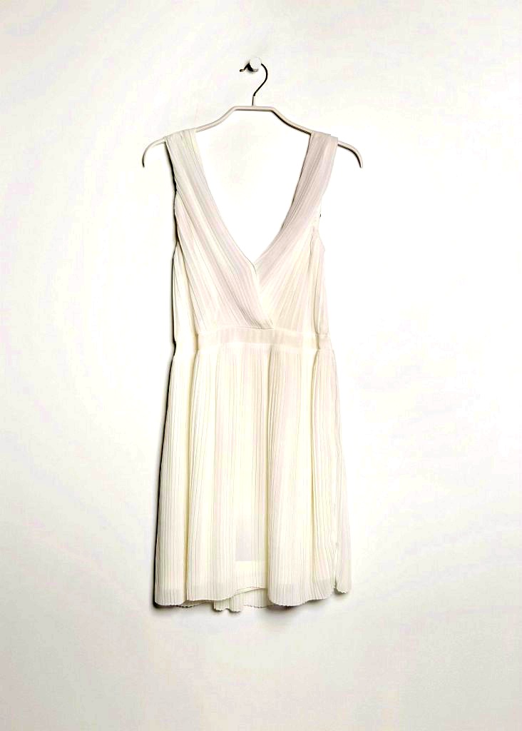 Λευκό φόρεμα: Για σικ και απλές καλοκαιρινές εμφανίσεις-1