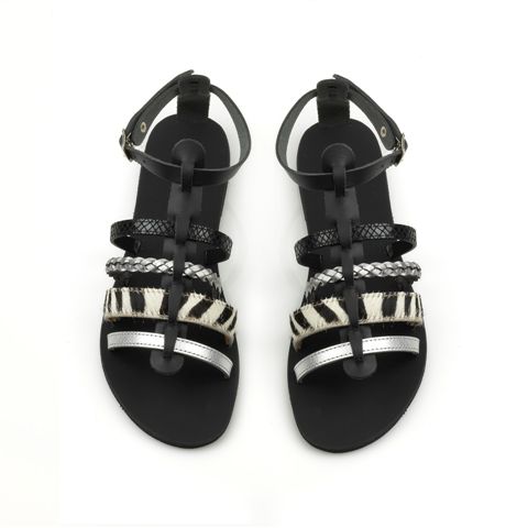 Σανδάλια: Τα flat παπούτσια του καλοκαιριού!-1