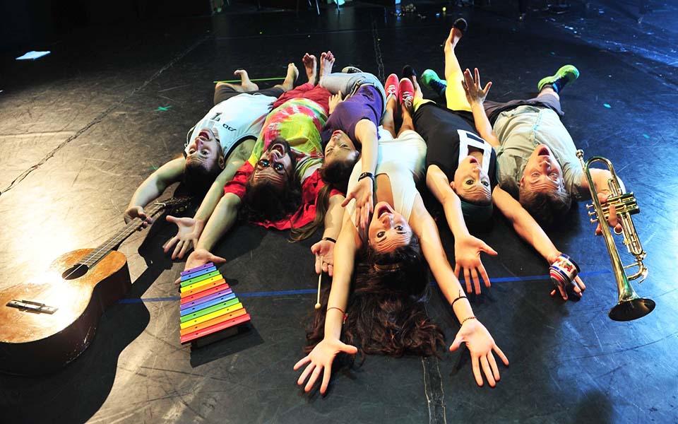 Προσκλήσεις για το θέατρο Αργώ στους «Ερευνητές»-1