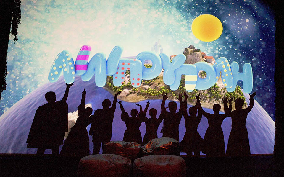 Προσκλήσεις για θέατρο και διαγωνισμός στους «Ερευνητές»-1