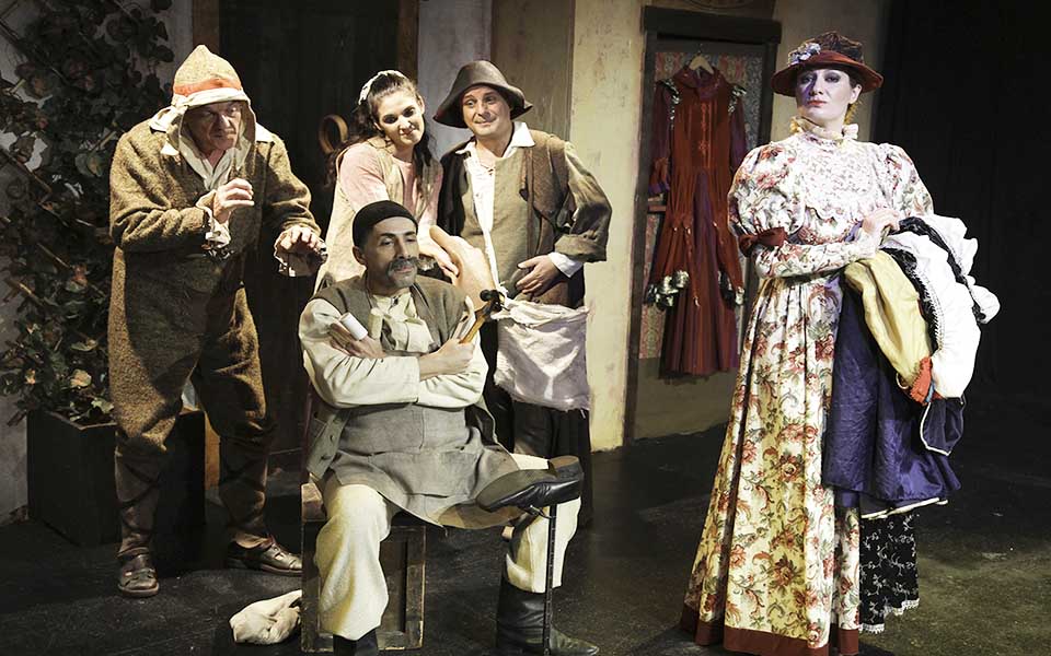 Προσκλήσεις για θέατρο και διαγωνισμός στους «Ερευνητές»-2