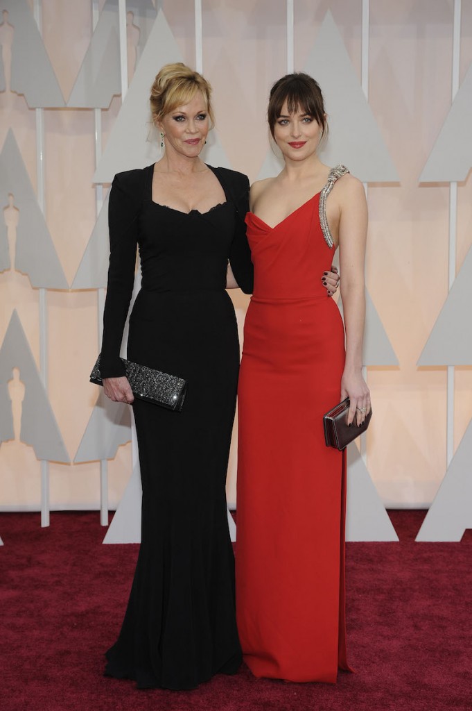 Oscars 2015: Οι λαμπερές εμφανίσεις των σταρ στο κόκκινο χαλί-17