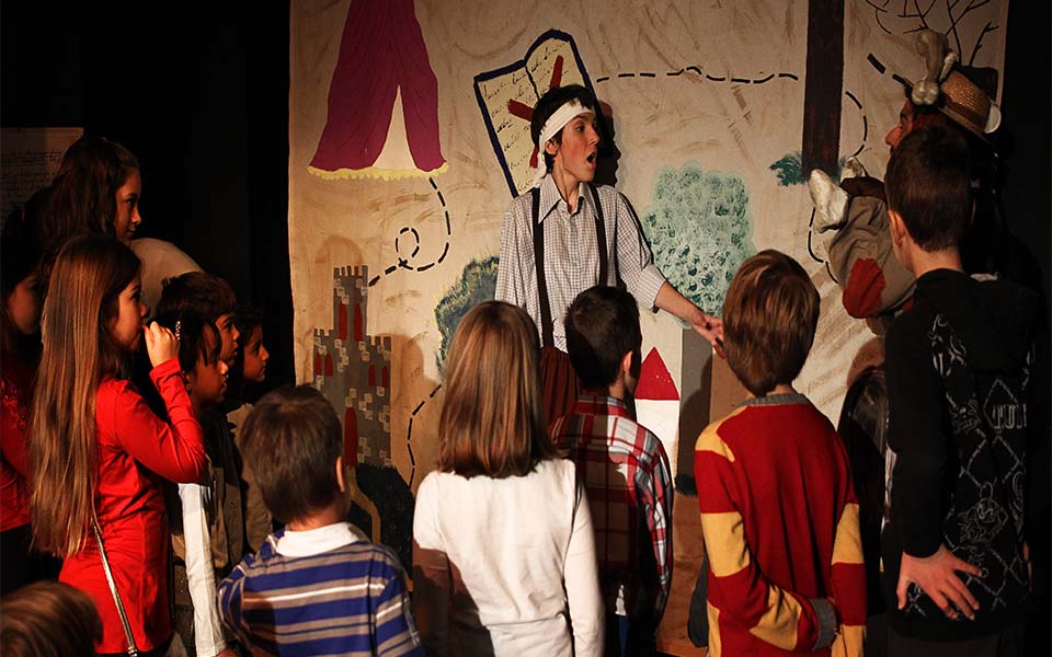 Κερδίστε προσκλήσεις για θέατρο-1