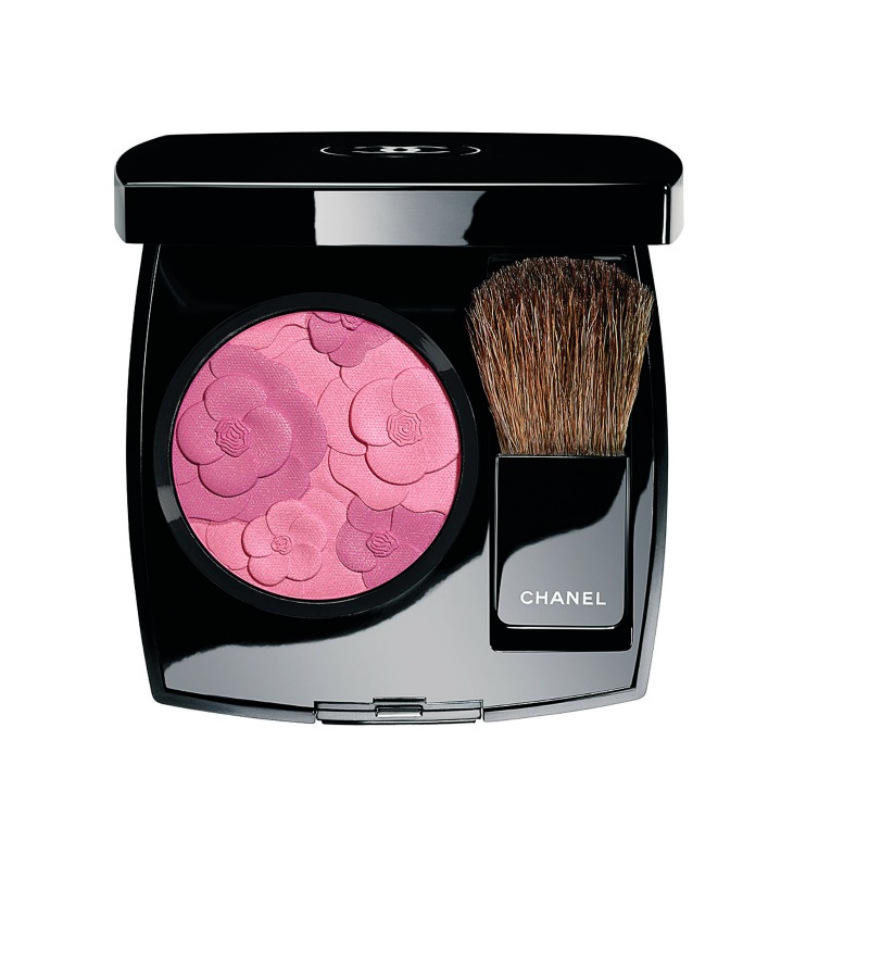 Ζεστές πινελιές: Τα νέα ρουζ που διεκδικούν θέση στο νεσεσέρ μας-1