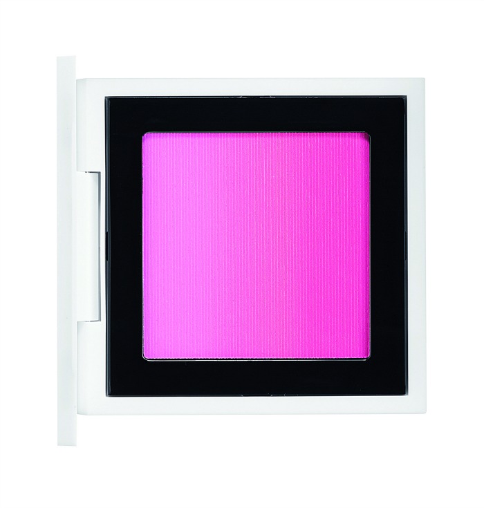 Ζεστές πινελιές: Τα νέα ρουζ που διεκδικούν θέση στο νεσεσέρ μας-11