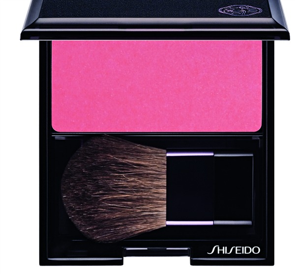 Ζεστές πινελιές: Τα νέα ρουζ που διεκδικούν θέση στο νεσεσέρ μας-13