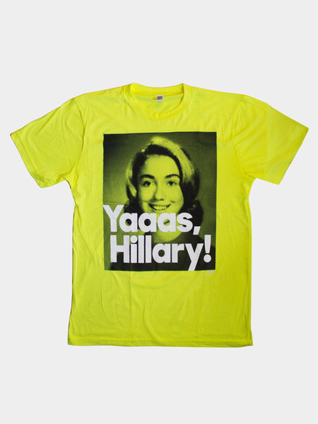 Η «στολή» της Hillary έγινε t-shirt-3