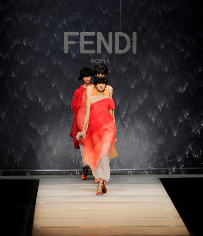 Karl Lagerfeld: 50 χρόνια στον οίκο Fendi-1