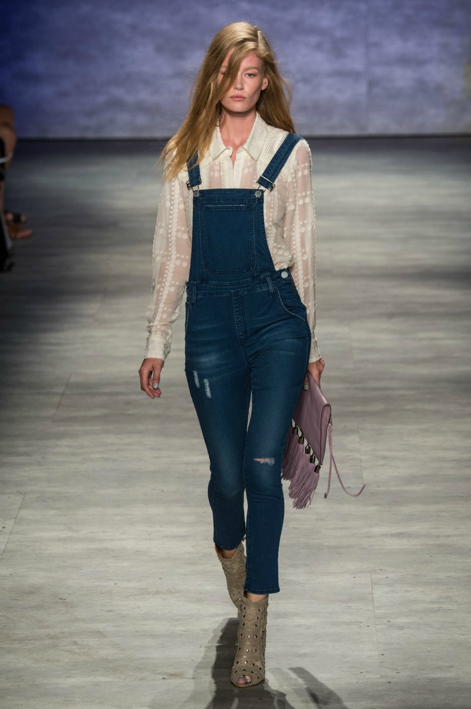 Τζιν σαλοπέτα: Στιλ στο casual look-1