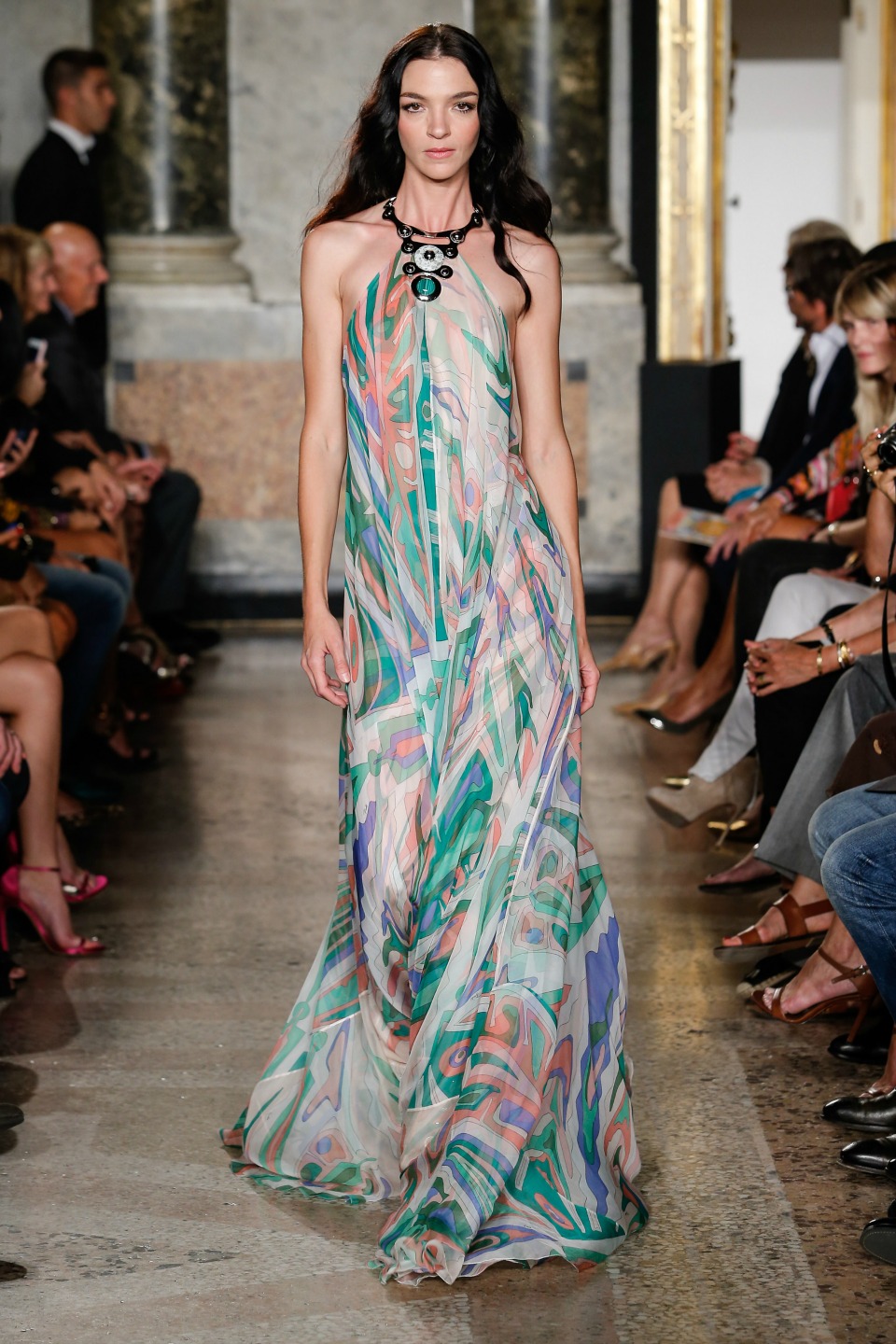 Maxi φούστα: Κομψοί συνδυασμοί για τις καλοκαιρινές εμφανίσεις σας-1