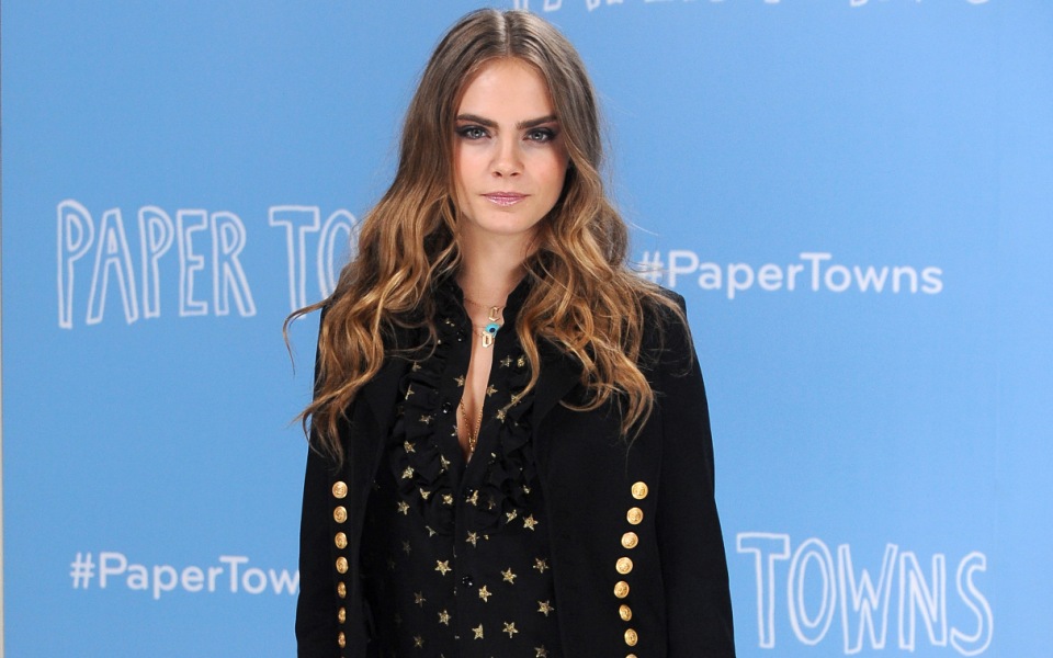 Cara Delevingne: «Δεν θα σταματήσω το μόντελινγκ»-1
