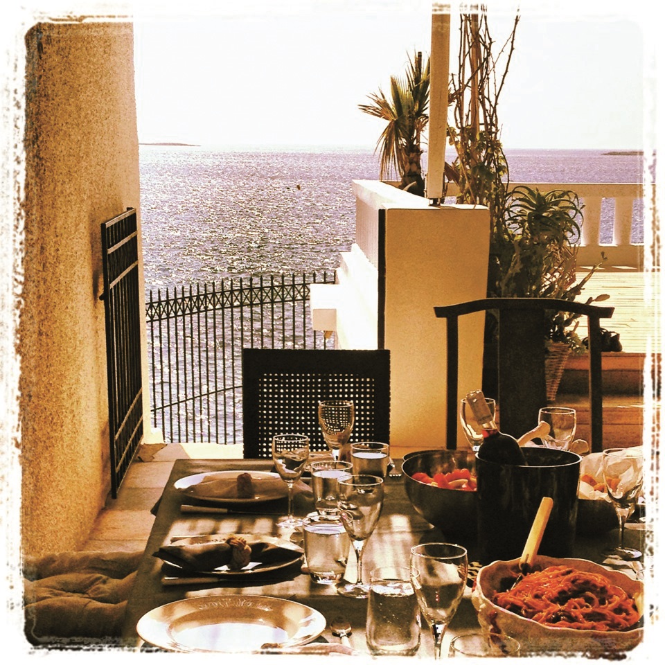 Σύρος: Any Given Moment-11