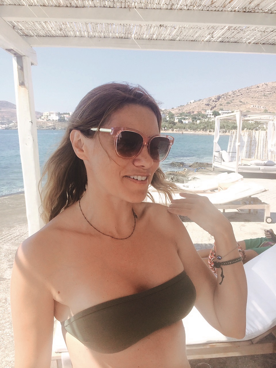 Σύρος: Any Given Moment-1