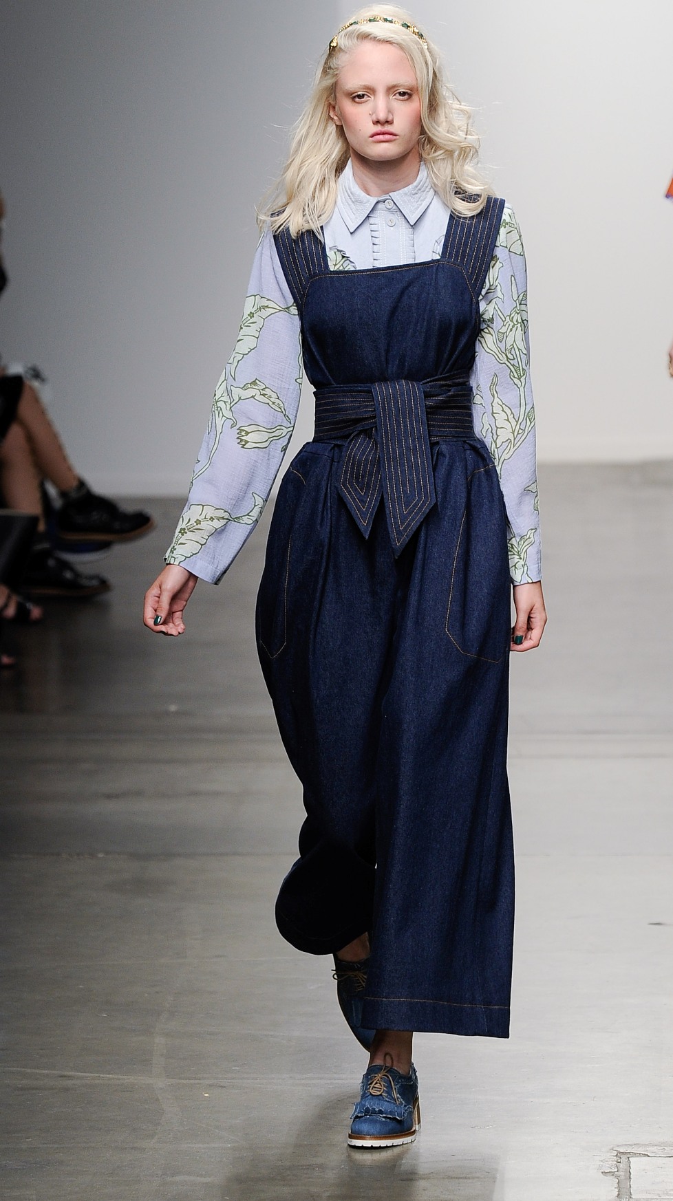 Τζιν ολόσωμη φόρμα: 3 μοντέρνοι συνδυασμοί-1