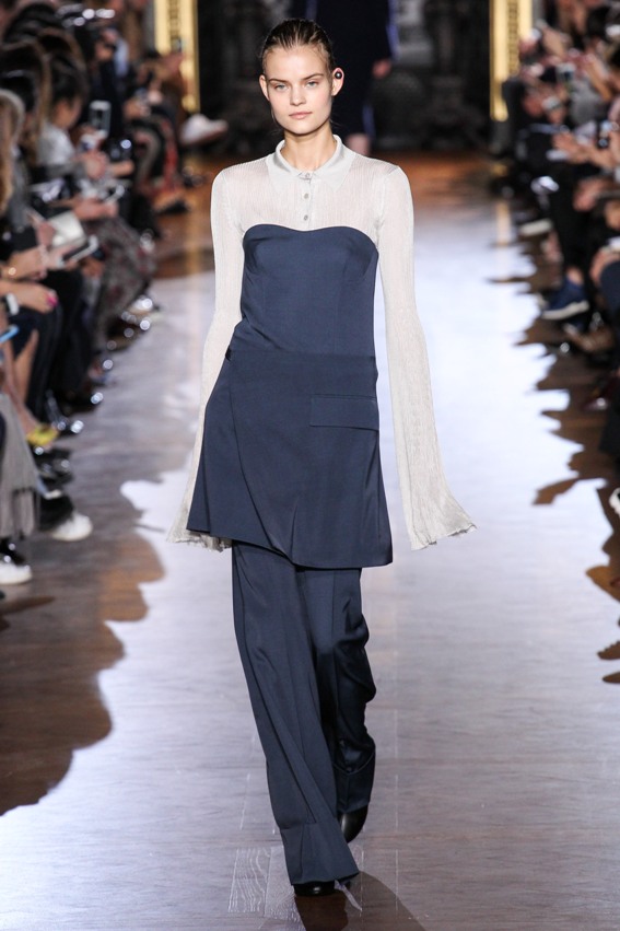 H Stella McCartney σχεδιάζει για τις γυναίκες που έχουν κάνει διπλή μαστεκτομή-4