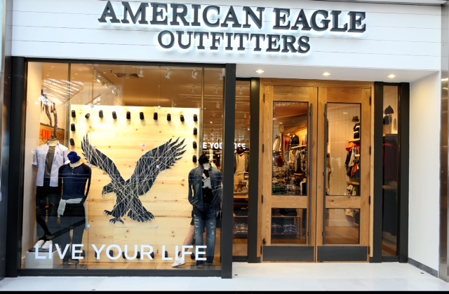 Η American Eagle Outfitters στην Ελλάδα-1