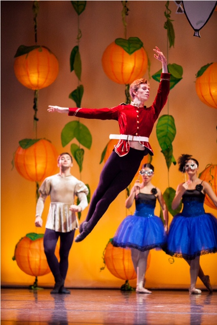 «Πεντάμορφη και το Τέρας»: 4 παραστάσεις στο Θέατρο στο ACS Athens-1