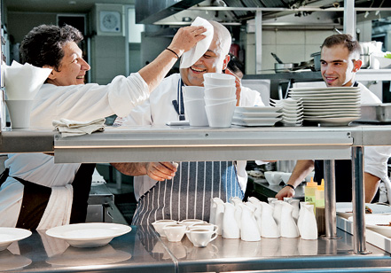 Hamid Salimian: «Στο Ιράν έχουμε πάντα κάποιον καλεσμένο για φαγητό»-1