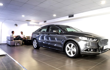 Νέο, υπερσύγχρονο FordStore-1