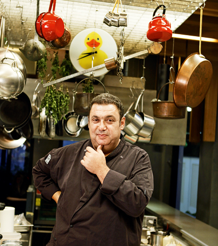 Χριστόφορος Πέσκιας: «Για να καταλάβεις την κουζίνα ενός τόπου, πρέπει να έχεις ζήσει και τους ανθρώπους του»-1