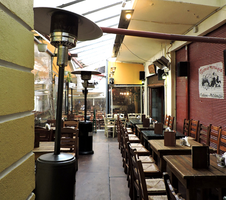 Τα Τρύπια Ποτήρια στο Μπιτ Παζάρ-1