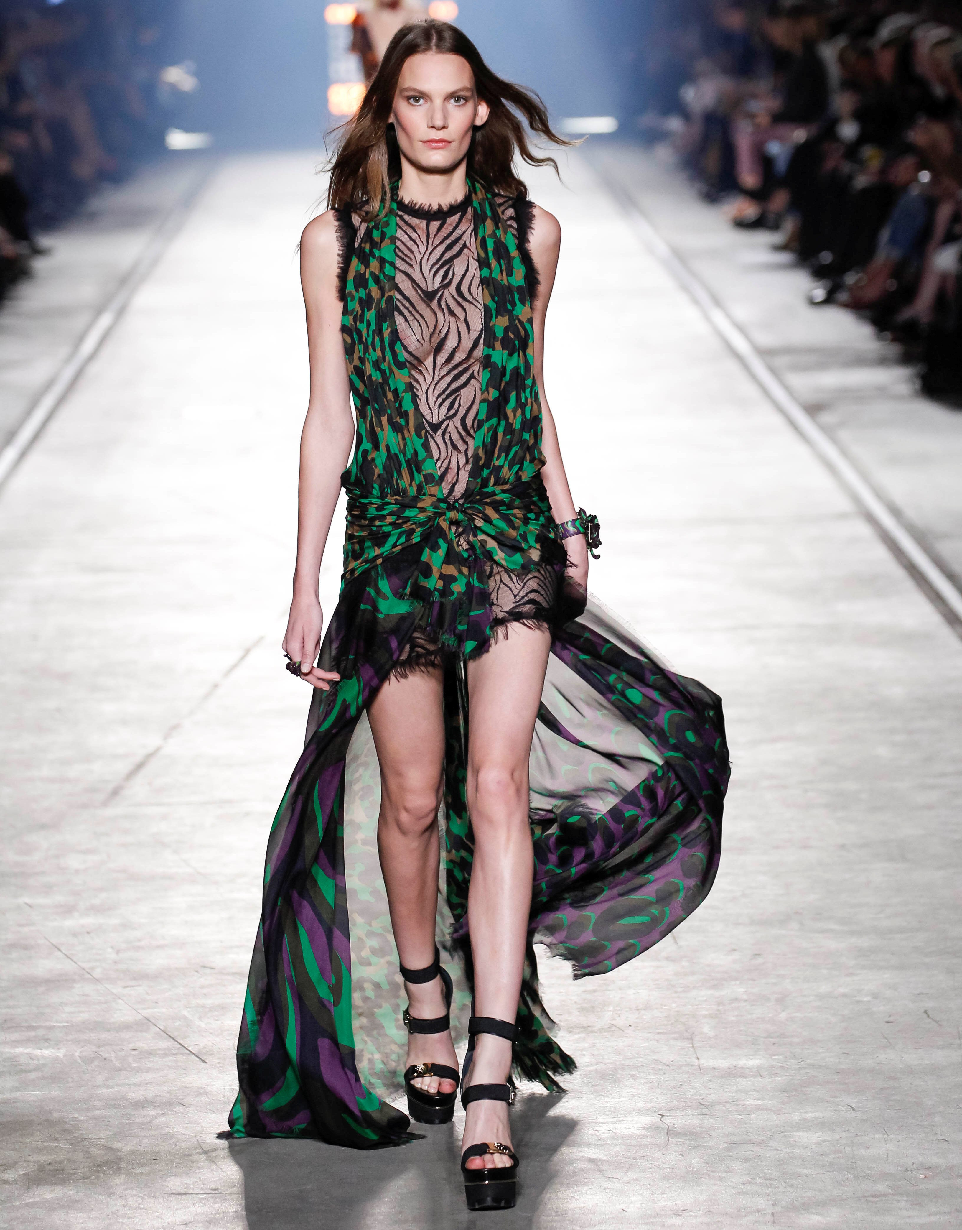 Κομψά πέδιλα για τις ανοιξιάτικες εμφανίσεις σας-1