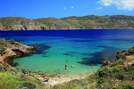 Τάμα στη Μύκονο: Το νέο μυθιστόρημα του Χρήστου Ζαμπούνη-2