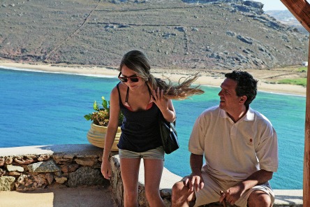 Τάμα στη Μύκονο: Το νέο μυθιστόρημα του Χρήστου Ζαμπούνη-6