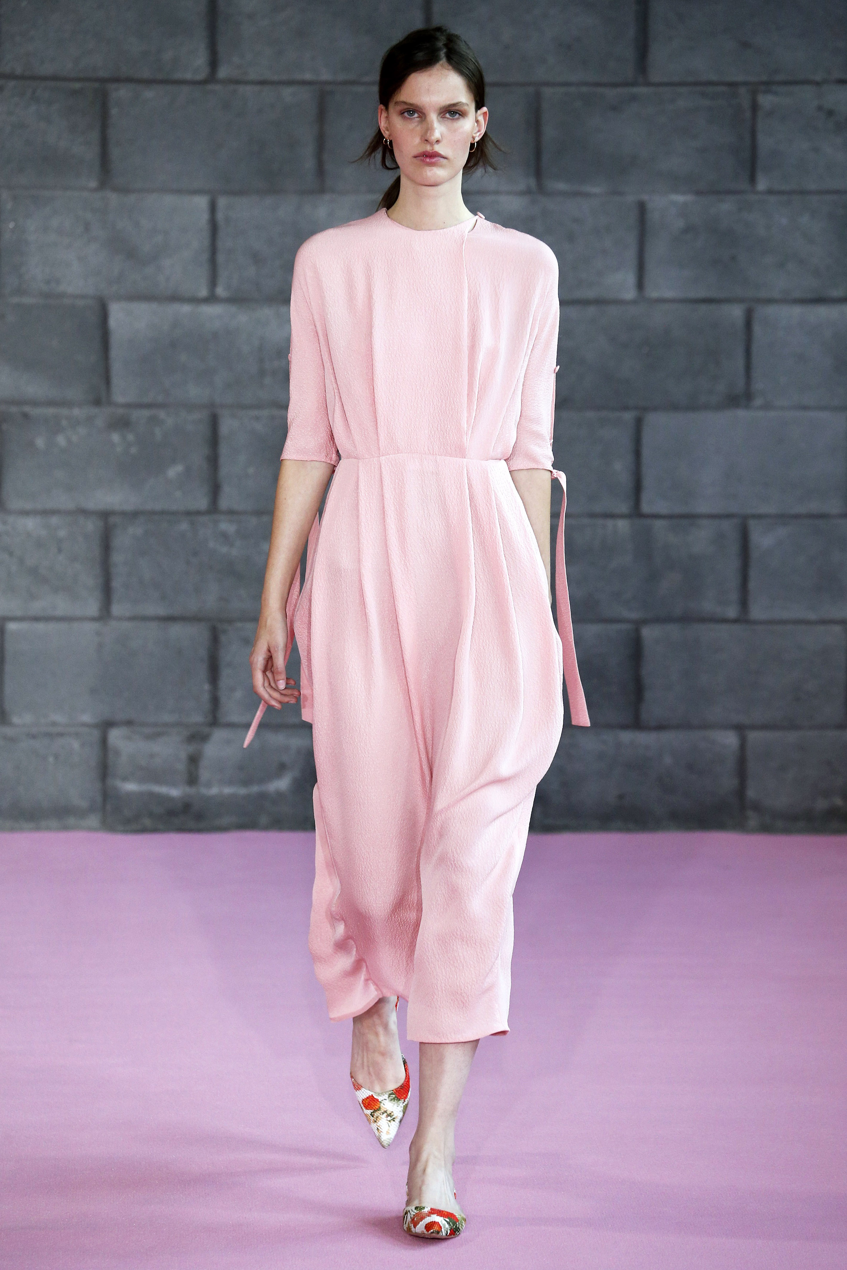 Jumpsuits: Μοντέρνες ολόσωμες φόρμες για την άνοιξη-1