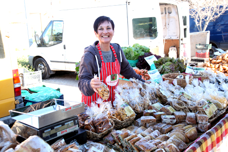 O αλλιώτικοs πάγκοs τηs Δήμητραs-1