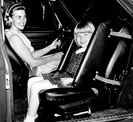 Η Volvo ήταν ο εφευρέτης και του ενσωματωμένου παιδικού καθίσματος-2