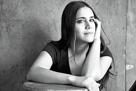 Μια ελληνίδα στο Παρίσι-1