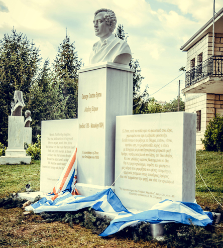 Με μεγάλη επιτυχία τα αποκαλυπτήρια της προτομής του Λόρδου Βύρωνα στα Ιωάννινα-1