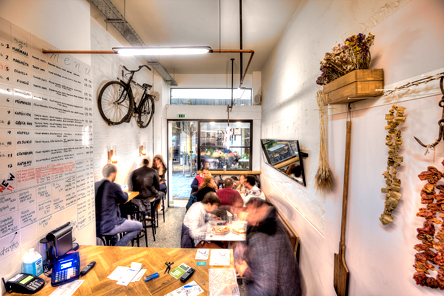 Pizza please: Αυθεντική Ναπολιτάνικη πίτσα-1