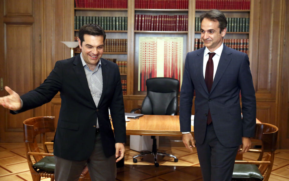 Ο Τσίπρας, οι αφίσες του ΠΑΣΟΚ και η μάχη γενεών στη Βρετανία-4