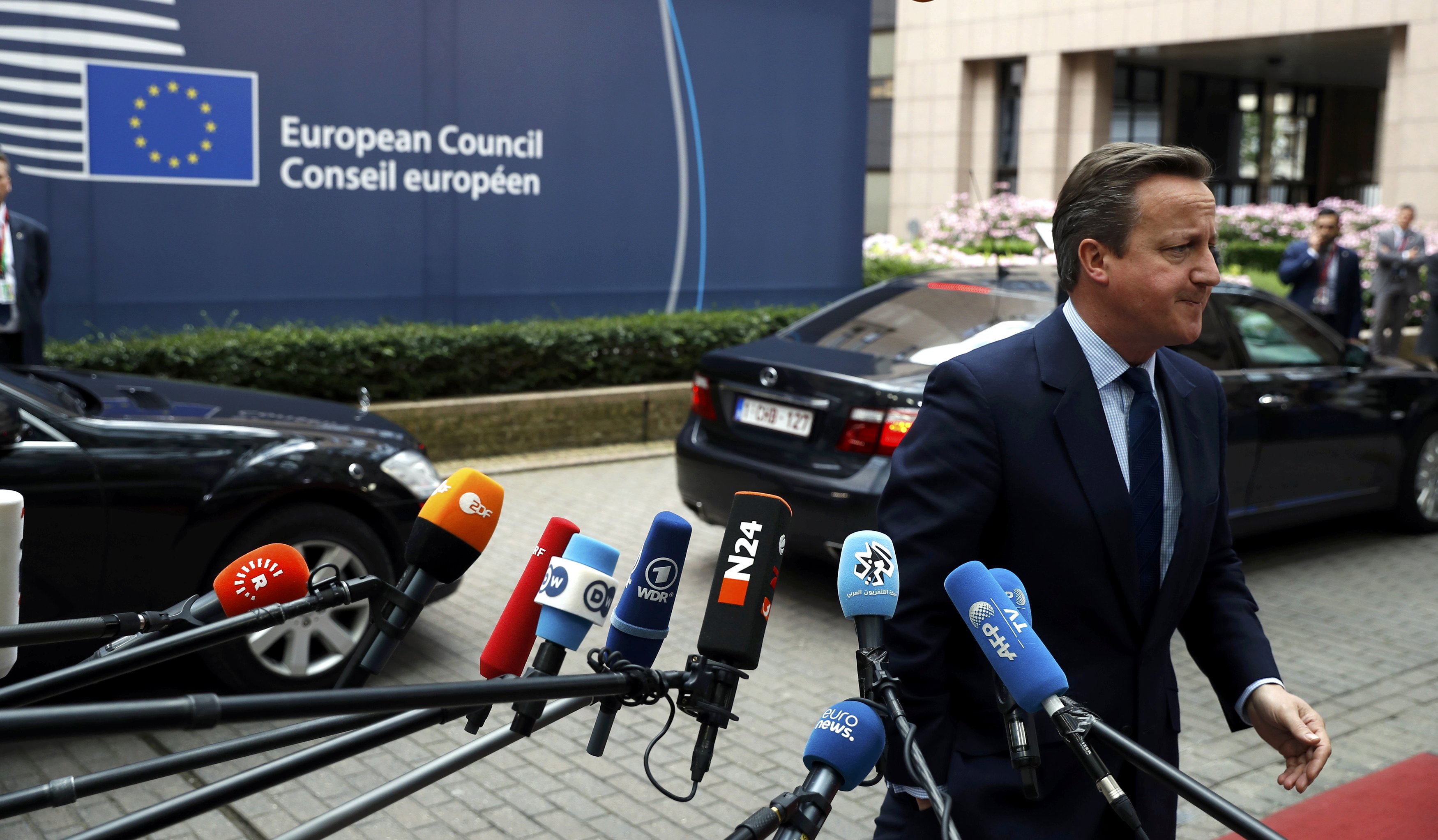 Οι αμαζόνες του Πούτιν, η πικρία του Γιούνκερ και τα ιπτάμενα panda-2