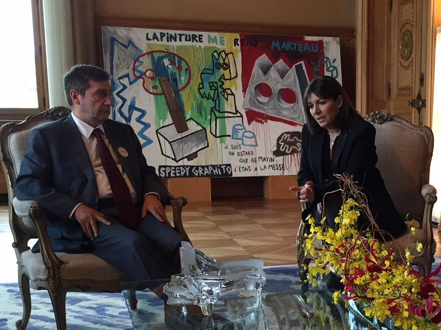 Οι αμαζόνες του Πούτιν, η πικρία του Γιούνκερ και τα ιπτάμενα panda-3