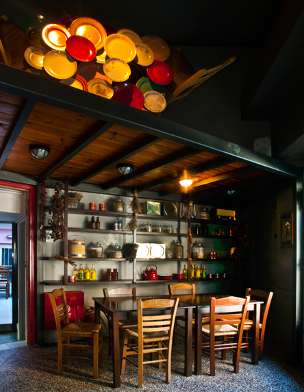 Ζωοδόχος Πηγή: το μικρό θαύμα των Καμινίων-2