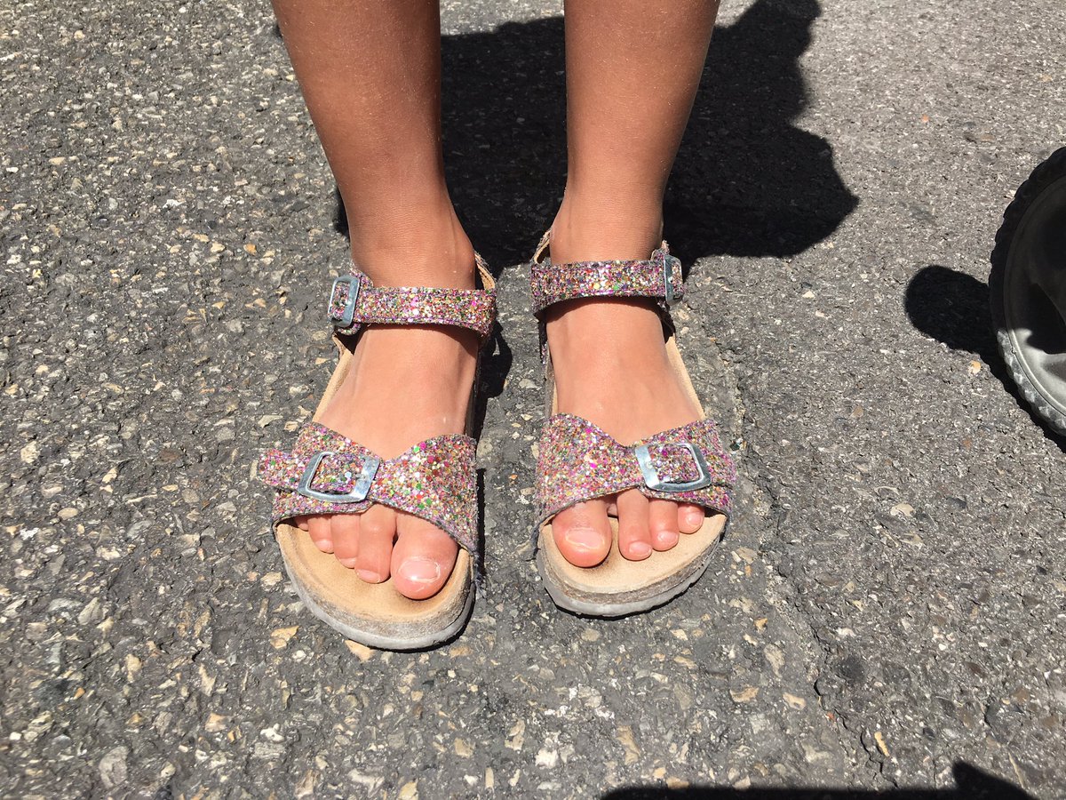 Συγκλονιστικές μαρτυρίες από τη φρίκη της Νίκαιας: «Εκεί είναι οι νεκροί άνθρωποι και εκεί είναι η θάλασσα»-7