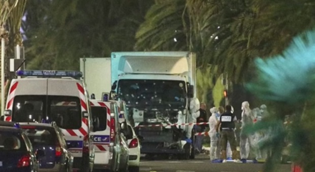 Ολάντ: «Η μάχη ενάντια στην τρομοκρατία θα είναι μακρά»-1