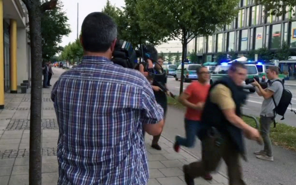 Μέρκελ: «Θα βρούμε τι ακριβώς βρίσκεται πίσω από τα γεγονότα στο Μόναχο»-1