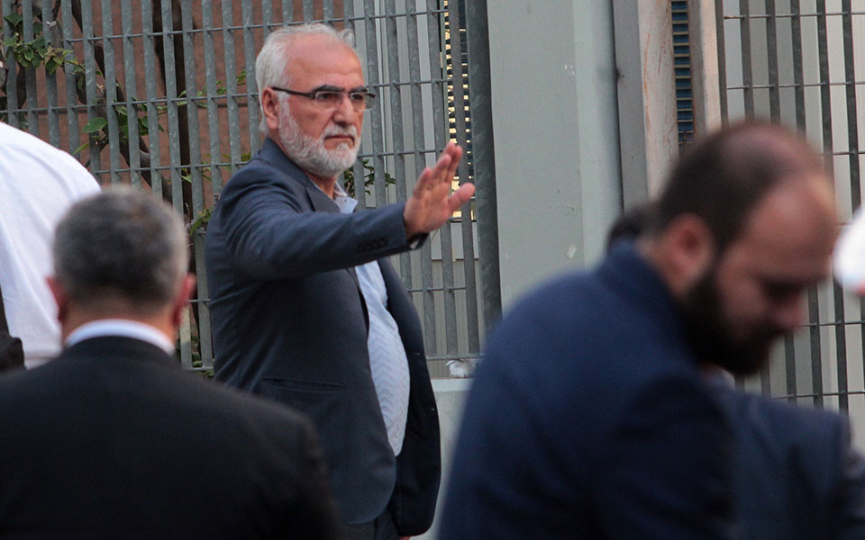 Εν μέσω φημών, σε εξέλιξη η δημοπράτηση των τεσσάρων τηλεοπτικών αδειών-4