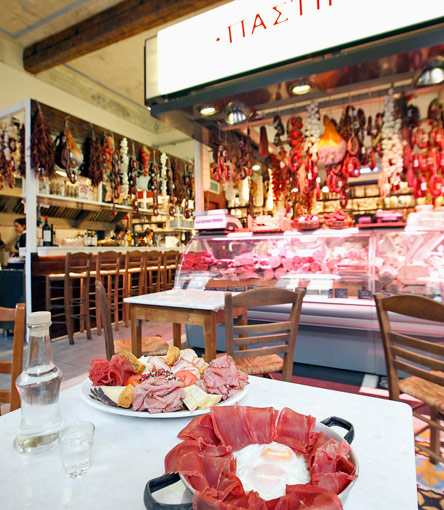 Lunch break σε μπακάλικο;-1