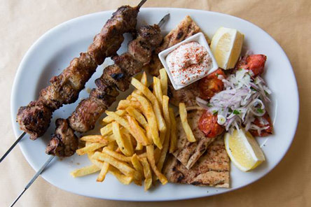Λευτέρης: Σουβλάκι με άποψη-2